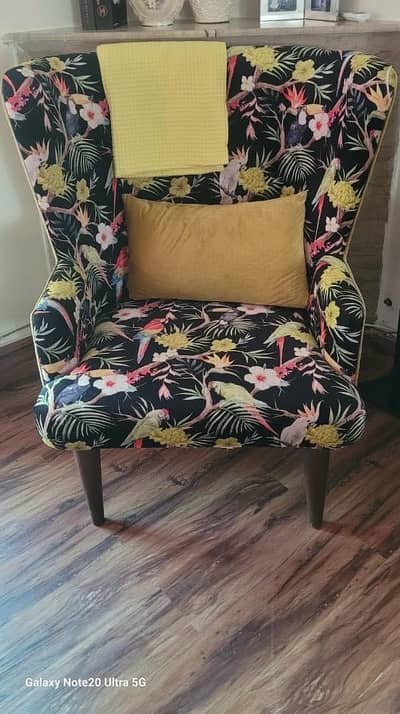 Premium Designer Coffee Chairs (Pair) – Excellent Condition