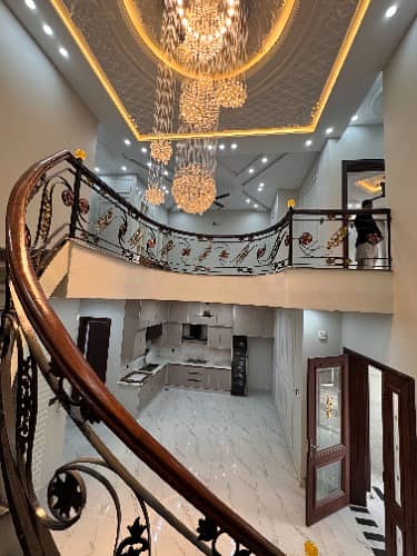 10 Marla Awesome Double Lobby House For Sale