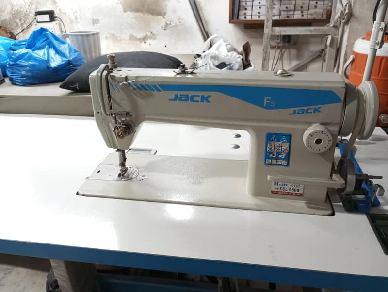 Jack sewing machine 0
