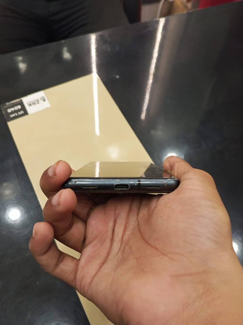 Google Pixel 7a 2