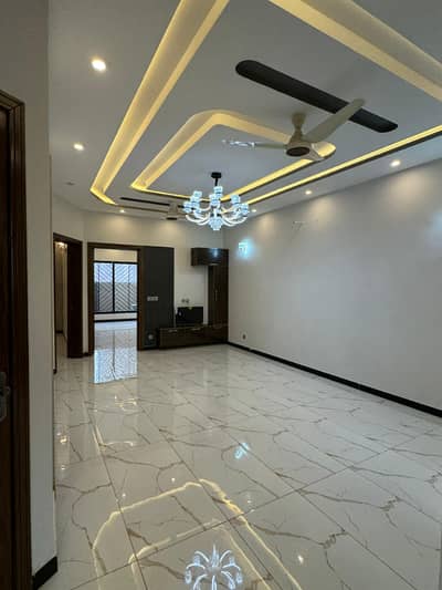 10 Marla House Available For Sale In Bahria Phase 3