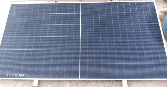 Jinko 585 Watt Solar Panel + Sharp 150 Watt 2 Panels