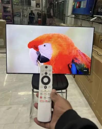 32 inch Ecostar smart LED TV 3 years warranty O323o9O0I29