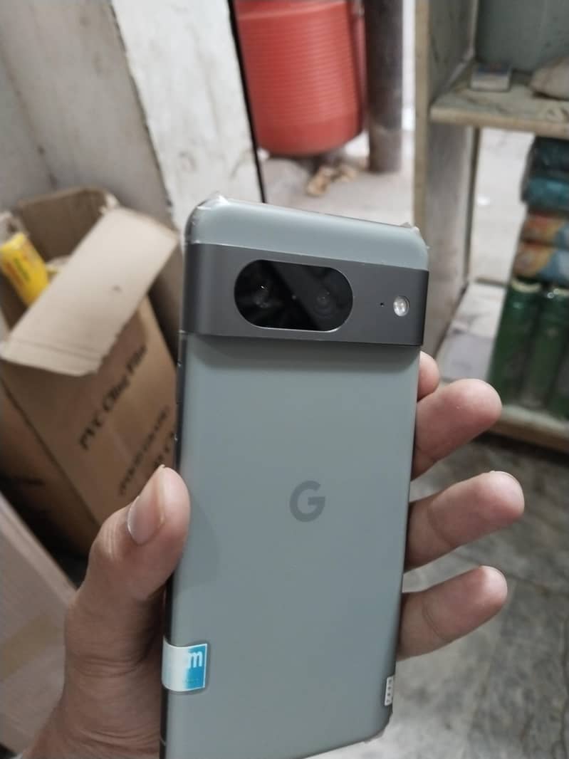Google Pixel 8 2