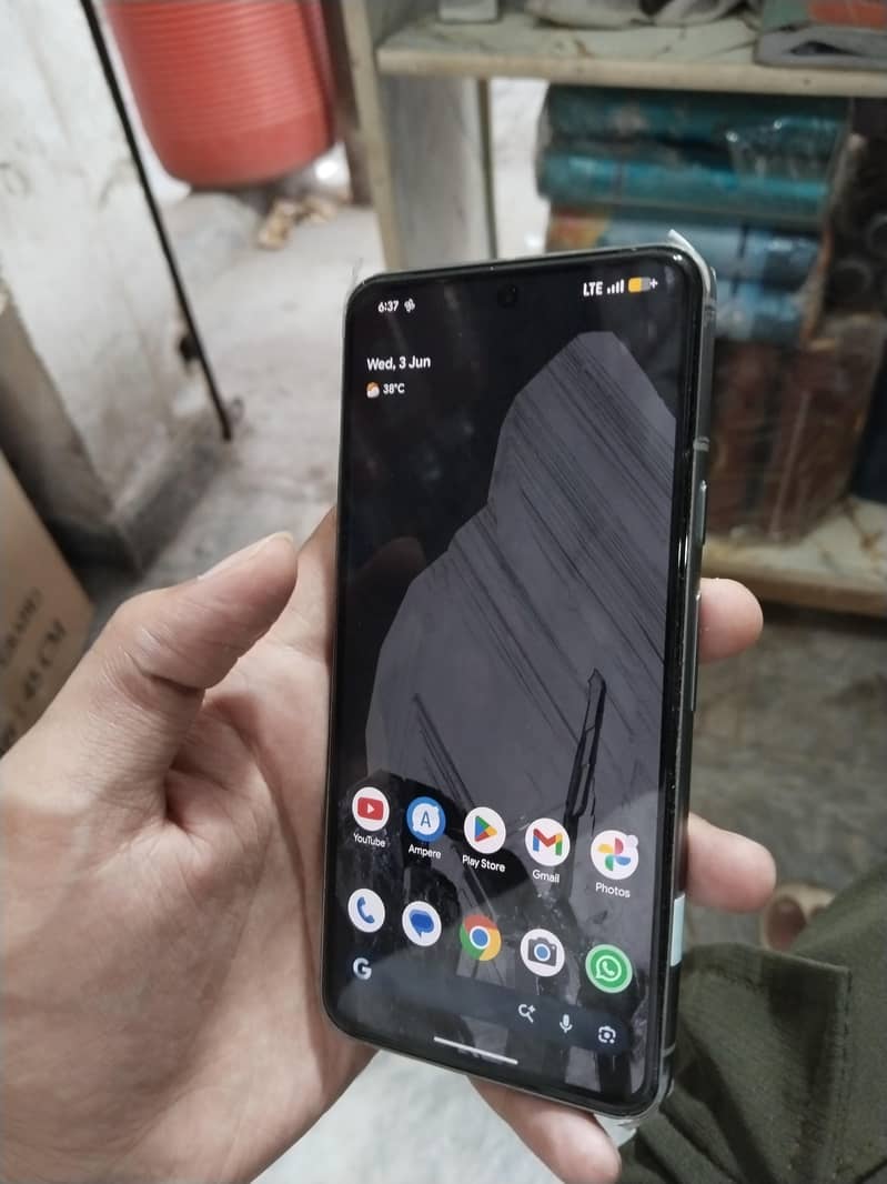 Google Pixel 8 5