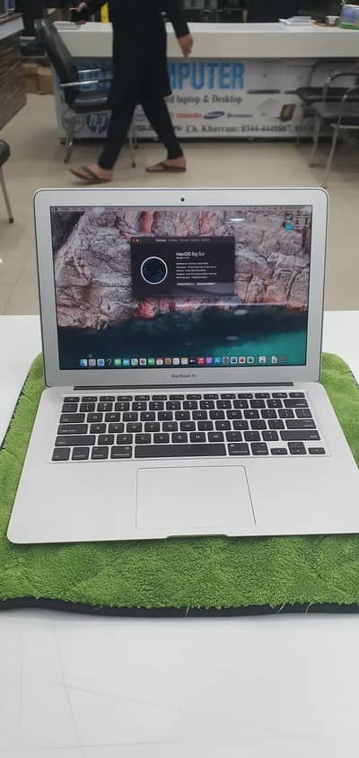 Apple MacBook Air 2015 13″ Core i5 8GB | 128GB fresh Stock available