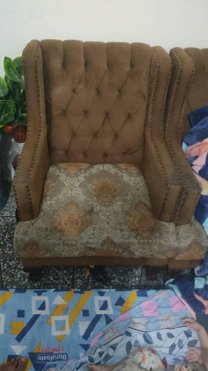 5 seeter sofa 0