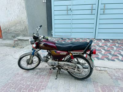 Honda CD70 2004