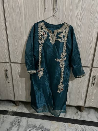 3 piece organza suit condition 10/10 for 5800