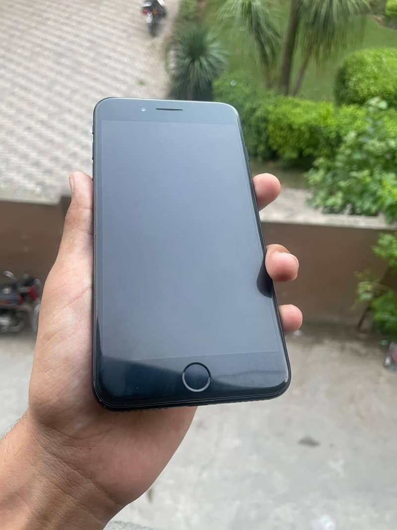 Apple iPhone 7 Plus 2
