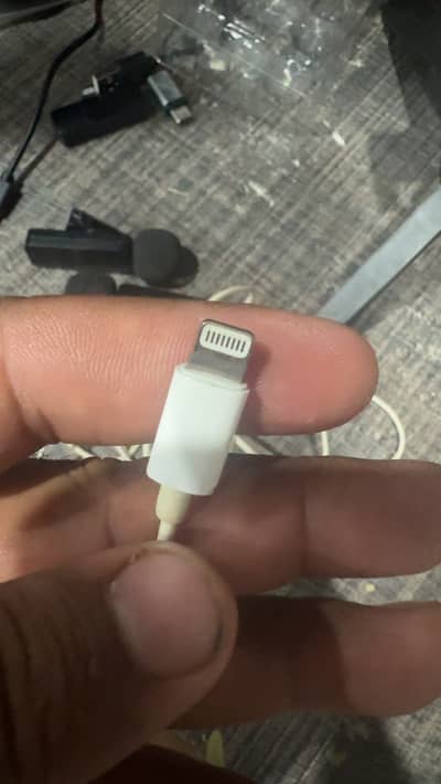 I phone  lighting HANDFREE  %orignal