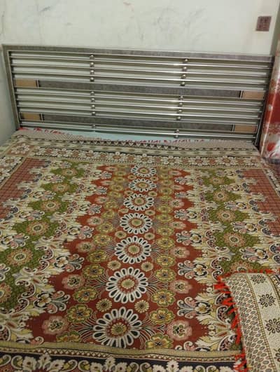 king bed with mattress