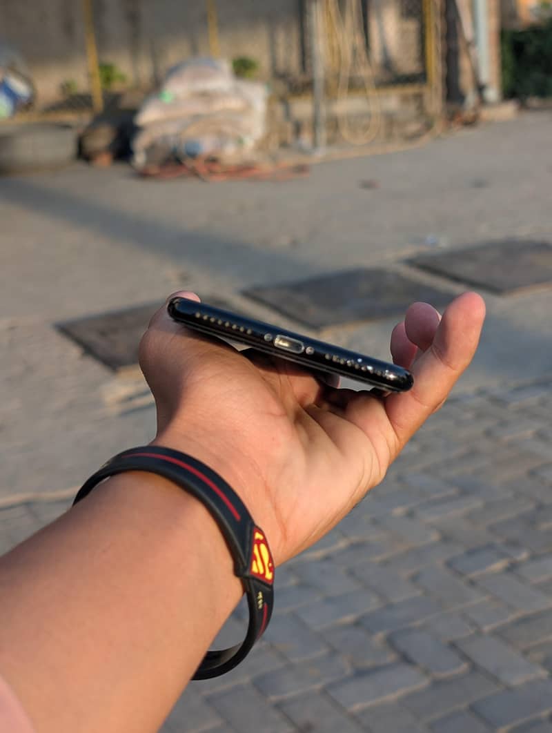 Apple iPhone 7 Plus 2
