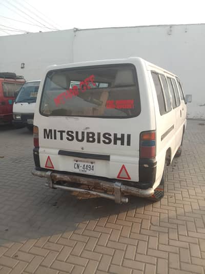 Mitsubishi hiace van 03275126112