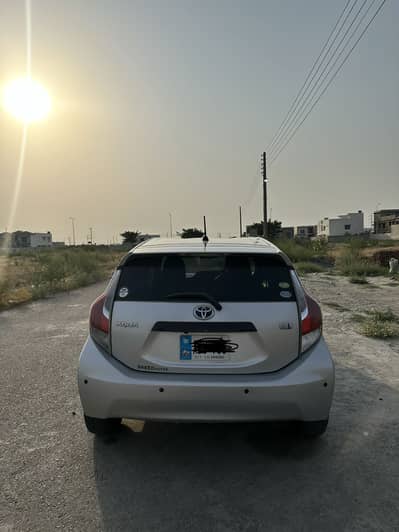 Toyota Aqua 2013