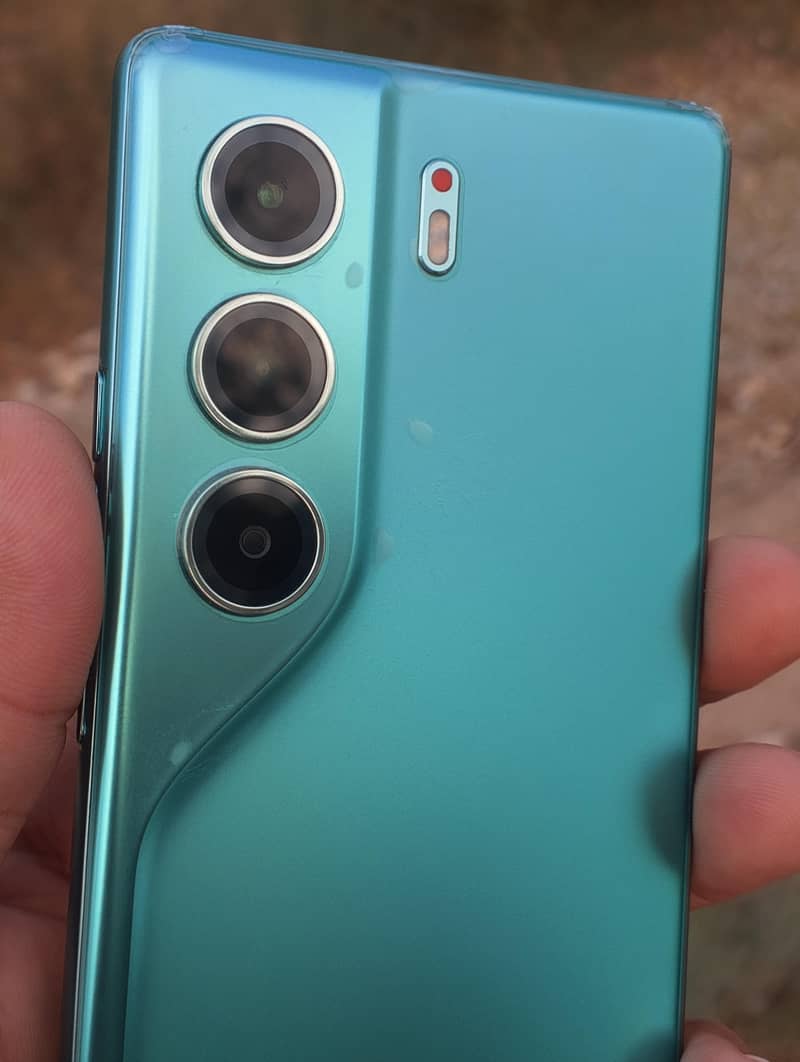 tecno camon 40 1