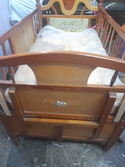 baby cot