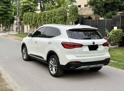 MG HS 2021
