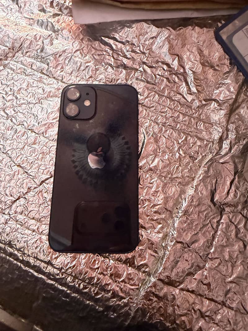 iPhone 12 mini 0