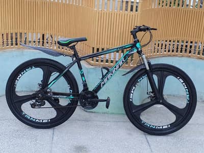 Makinar Imported Bicycle Alluminium Frame condition like new