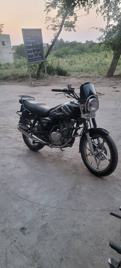 Suzuki GS 150 2021