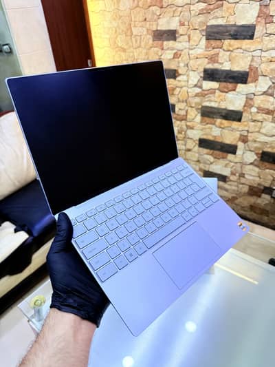 Dell XPS i5 12th Gen DDR 5 Ram 10 Cores 2 GB Graphics Dell Laptop