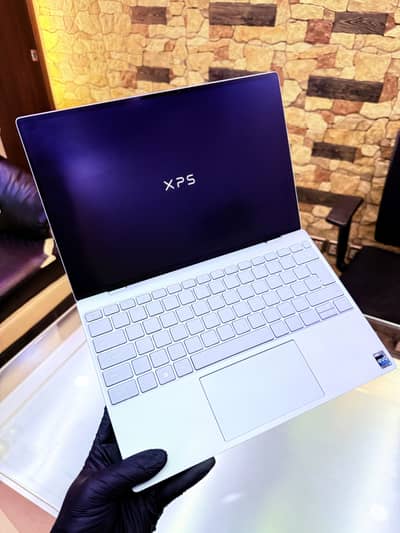 Dell XPS 12th Gen DDR 5 Ram 10 Cores 2 GB Graphics Dell Laptop