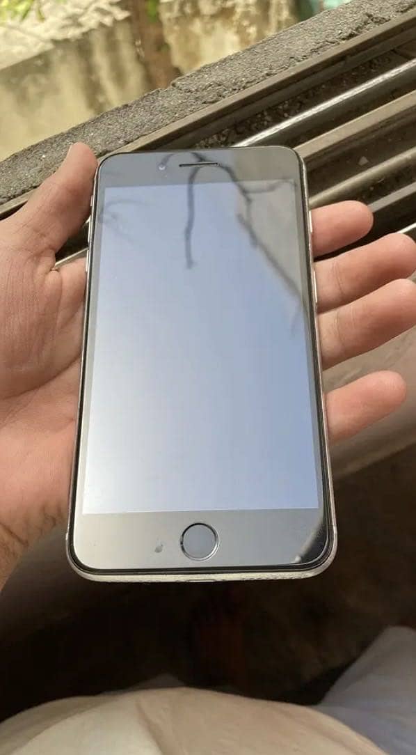 Apple iPhone 8 Plus 2