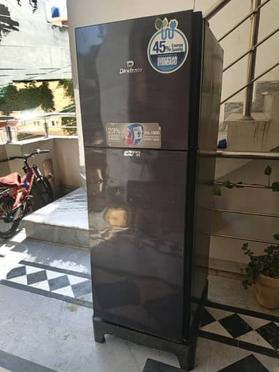 fridge for sale urgent. . . oonly serious buyers can contact please