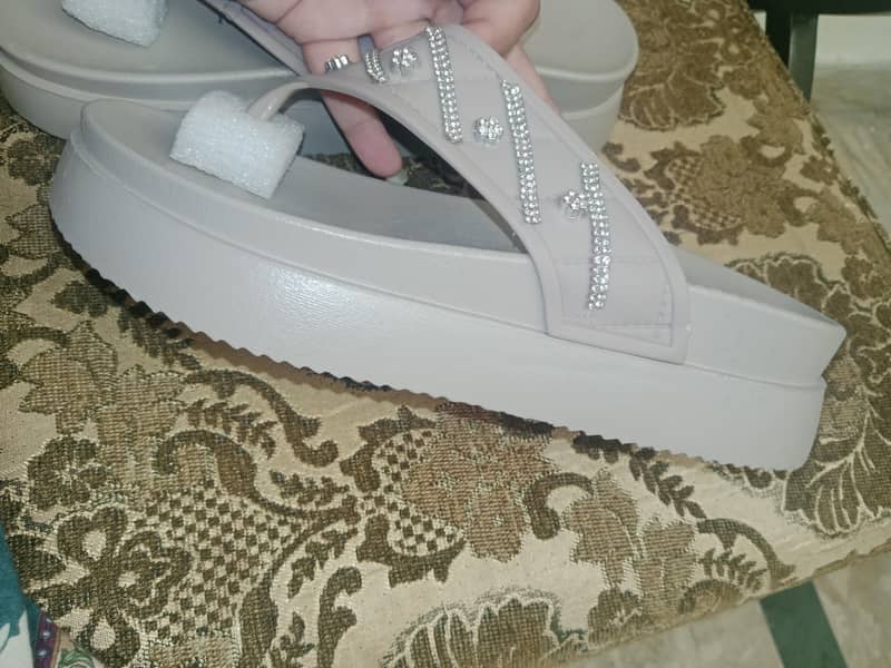 rough chappal 1