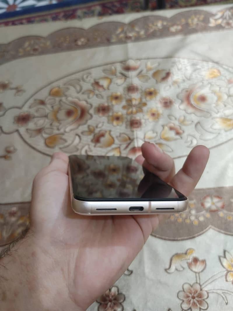 Google Pixel 8 6