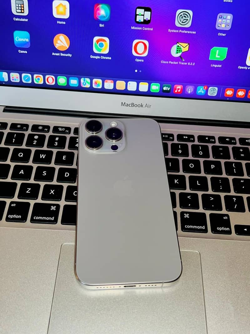 Apple iPhone 15 Pro Max 1