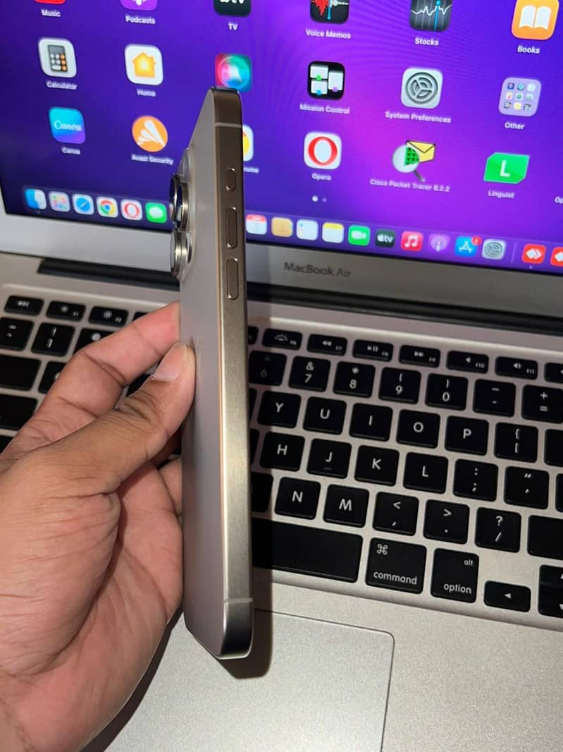 Apple iPhone 15 Pro Max 2