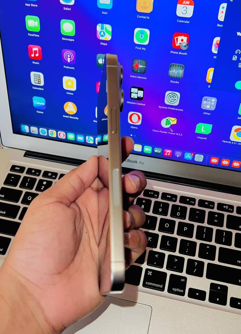 Apple iPhone 15 Pro Max 5