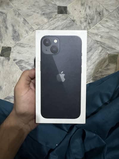 Apple iPhone 13