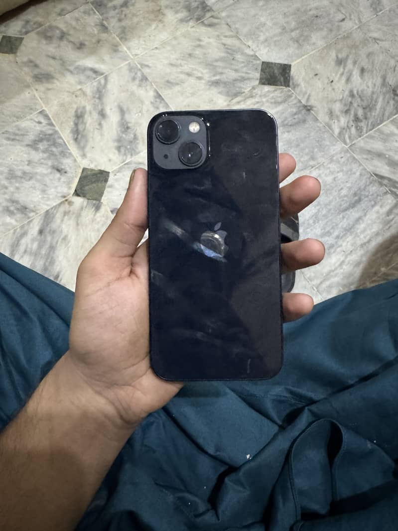 Apple iPhone 13 4