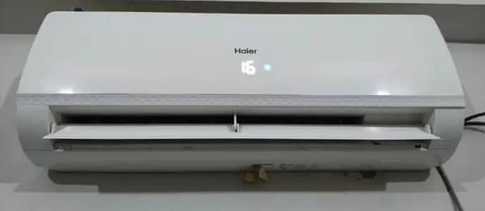 Haier 1.5 ton Dc inverter heat and cool totally genuine good condition