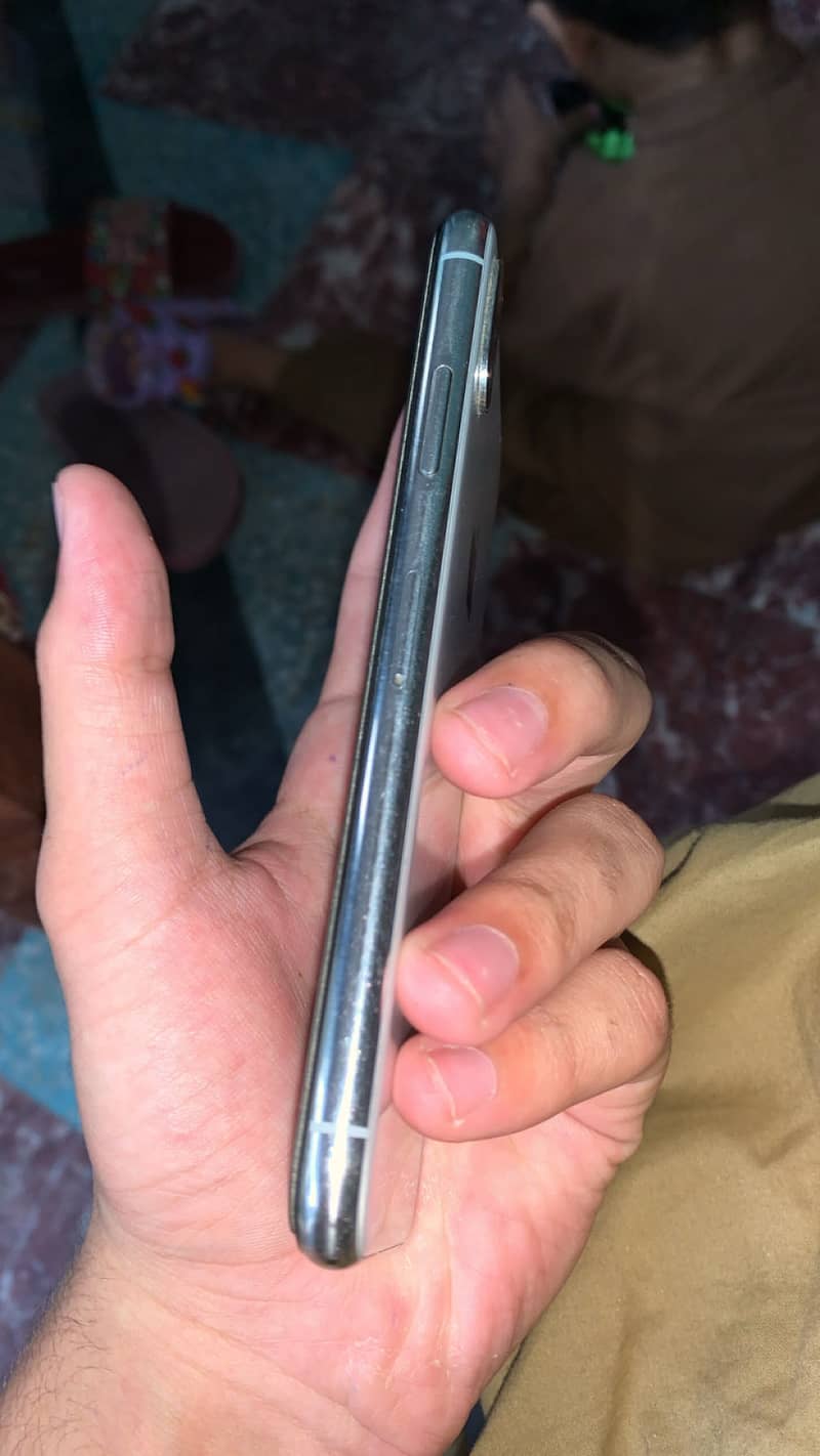 Apple iPhone X 3