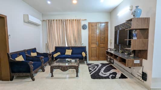 FOR RENT Fully Furnished 2 Beds Open Basement Included Utilities F_6/1