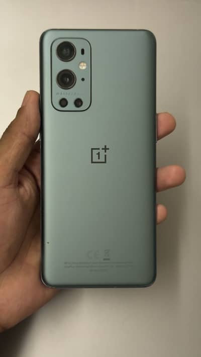One plus 9 pro 12/256GB excellent body condition