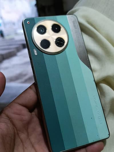 Tecno CAMON 30