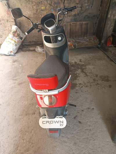 Crown T10 Electric Scooty Red Color | Excellent Condition
