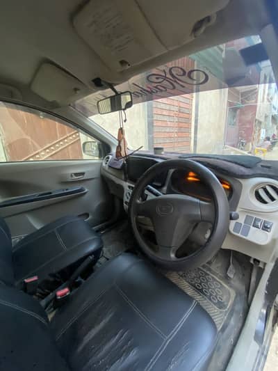 Daihatsu Mira 2012