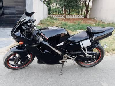 Honda cbr 250 inline 4 cylinder extreme sound