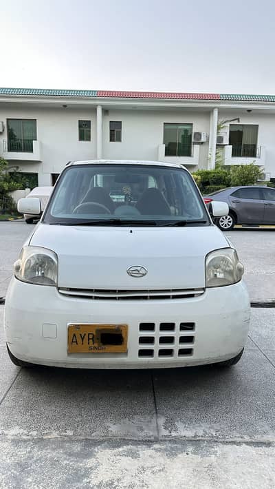 Daihatsu ESSE