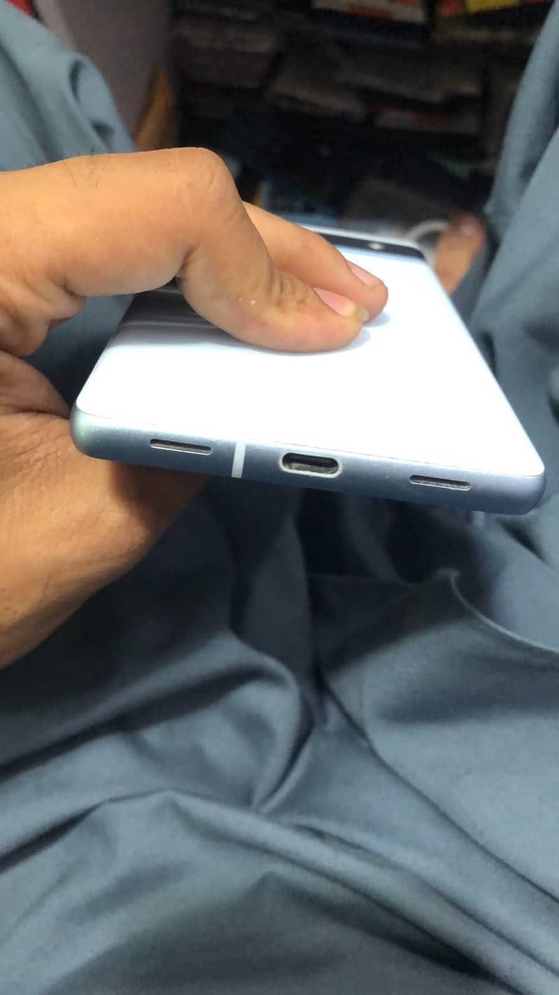 Google Pixel 7a 2