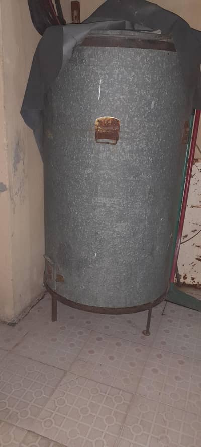 container for saving wheat