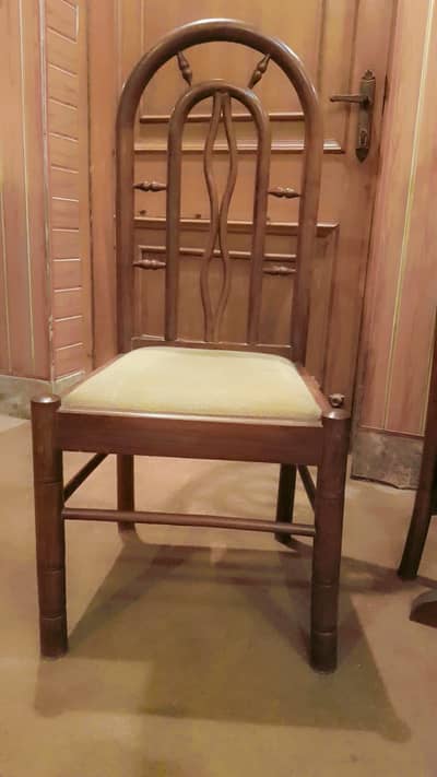 Dining Table with 6 chairs