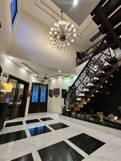 21 MARLA FURNISHED SLIGHTLY USE MODERN BUNGALOW FOR SALE ON GOOD LOCATION