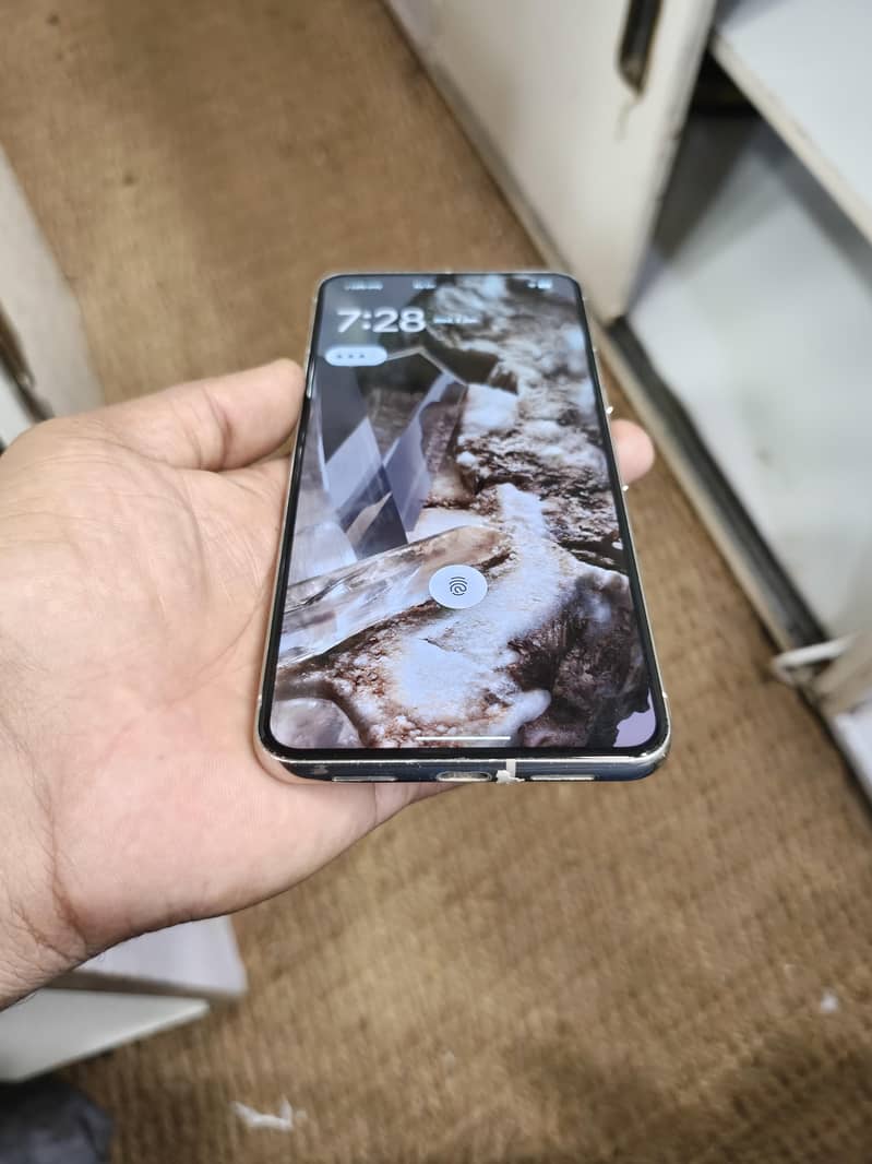 Google Pixel 8 Pro 4